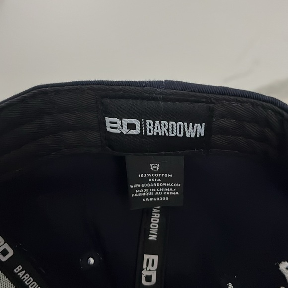 Barrow’s | UofT Baseball Cap - Picture 5 of 5